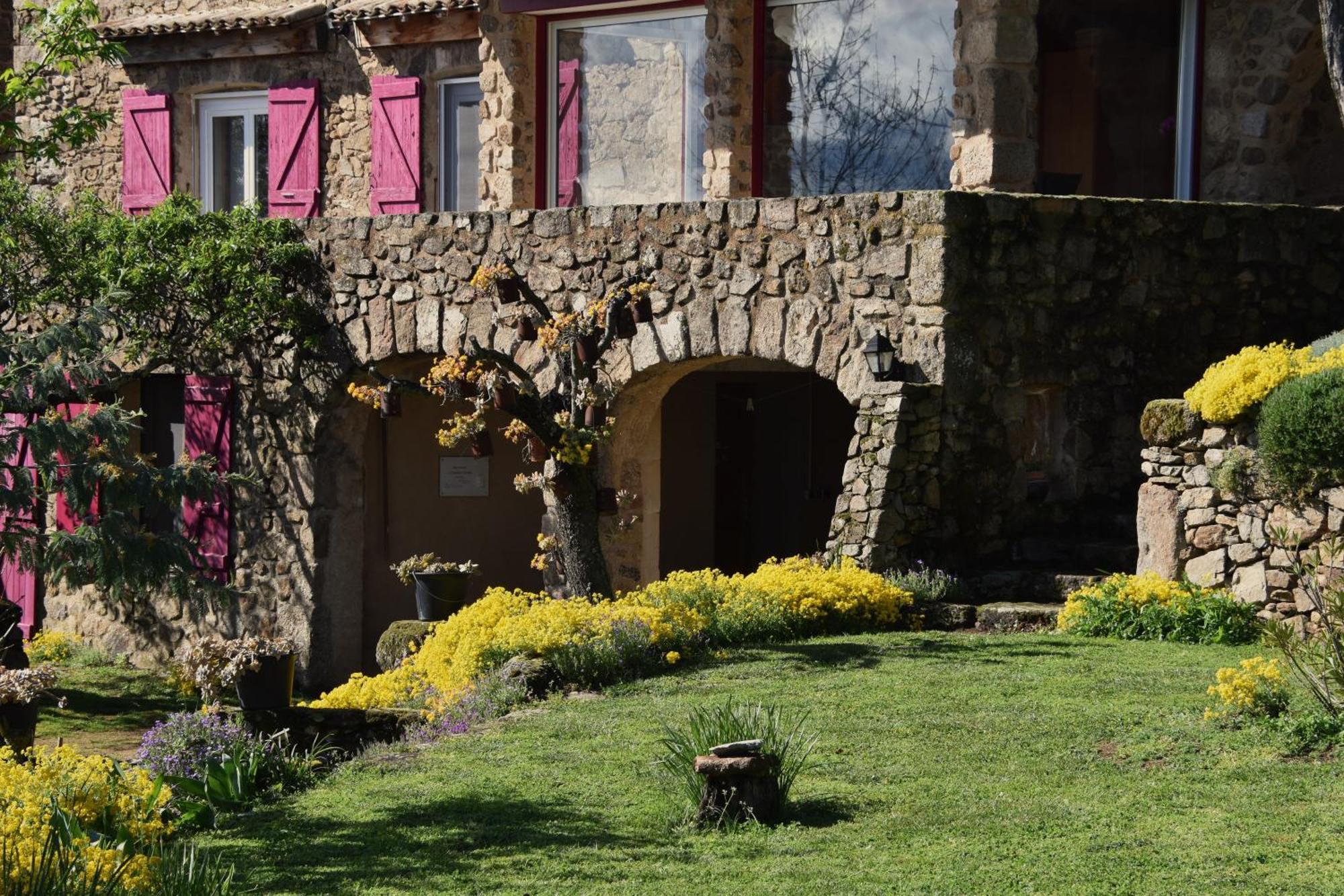 Chambre D'Hotes De Thoree Maclas Bagian luar foto