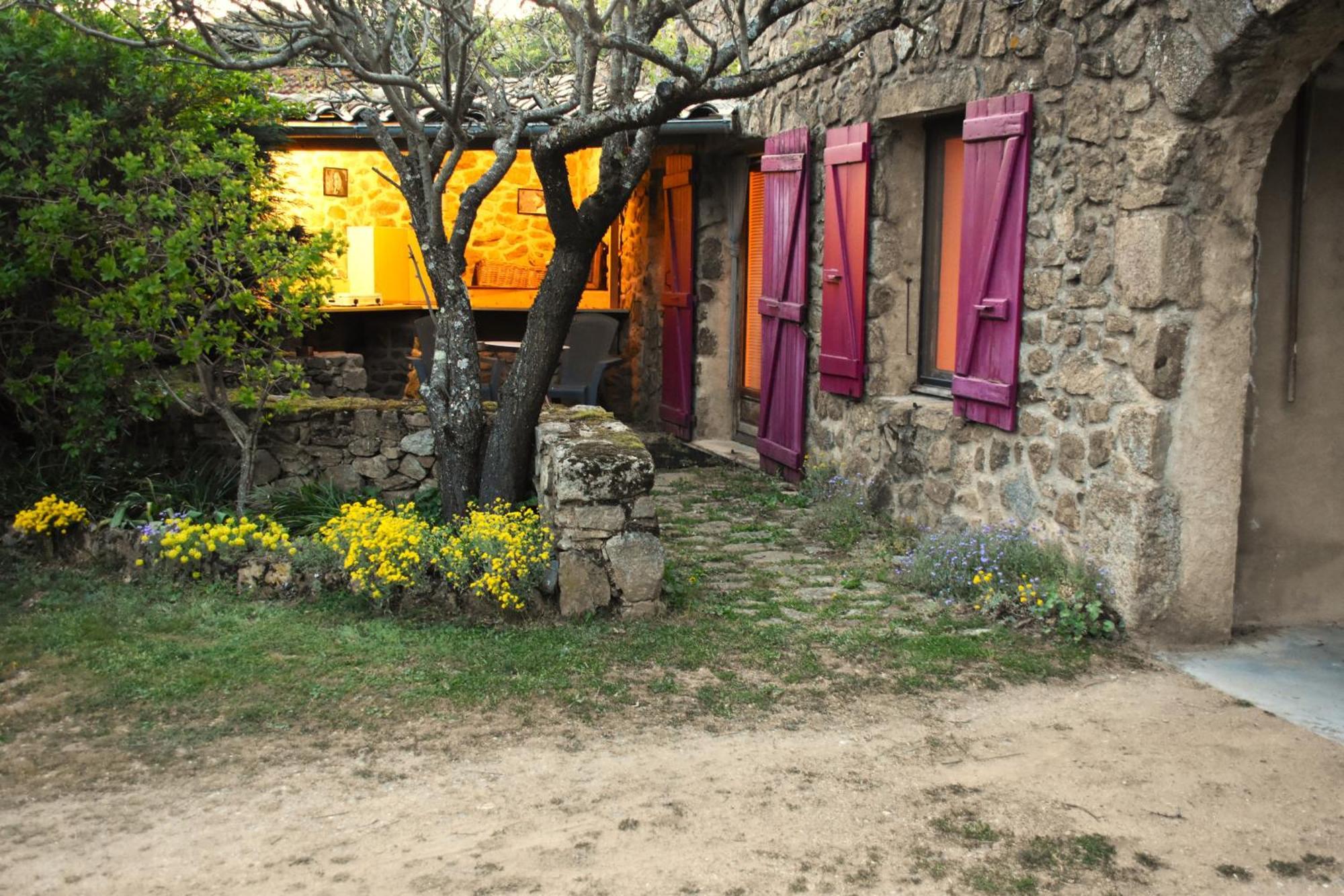Chambre D'Hotes De Thoree Maclas Bagian luar foto